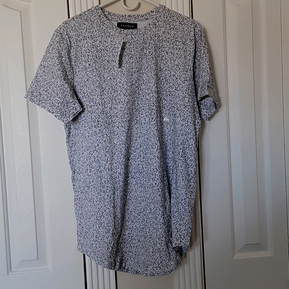 Pacsun elongated t-shirt